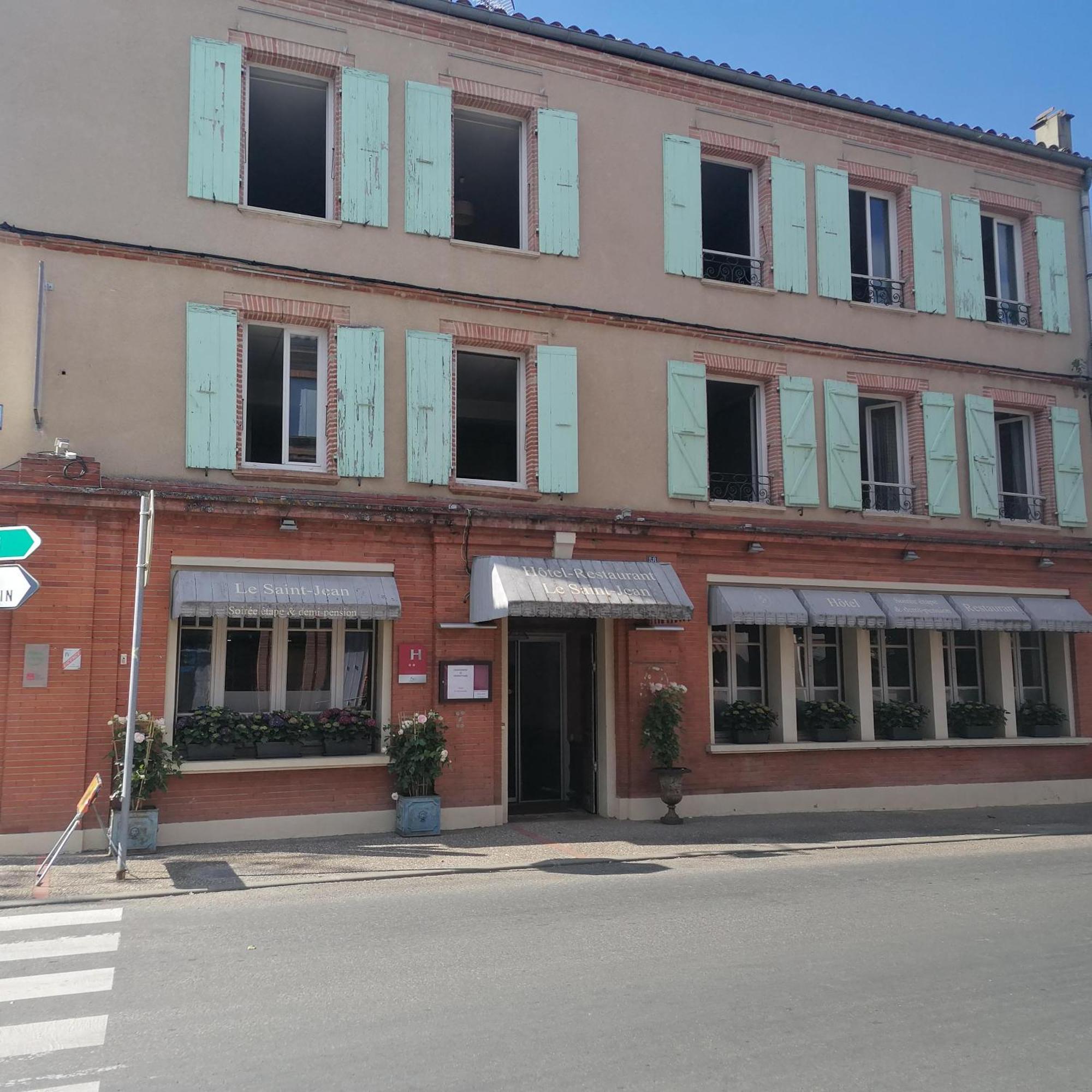Hotel Le Normandy Beaumont-de-Lomagne ภายนอก รูปภาพ