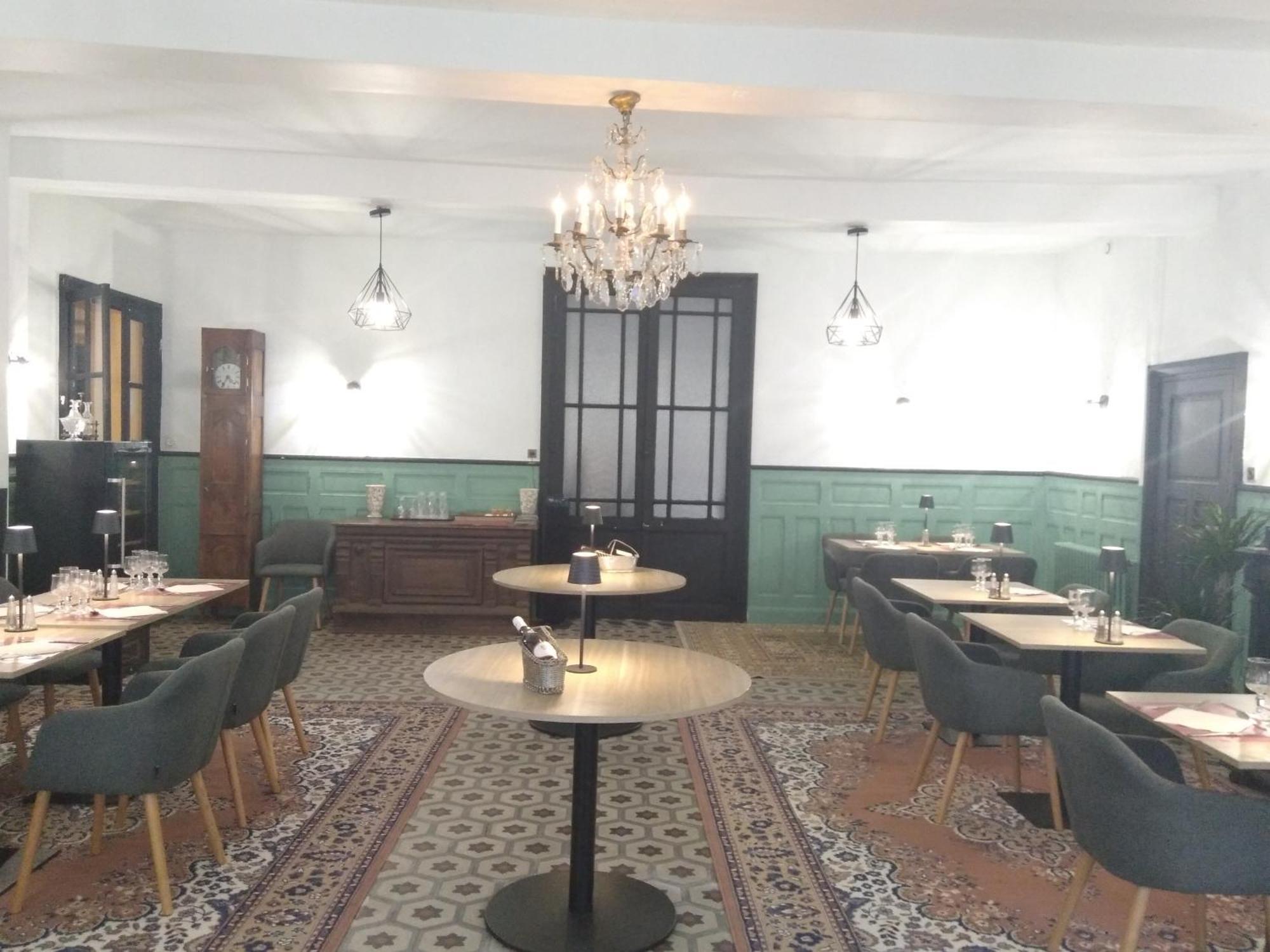 Hotel Le Normandy Beaumont-de-Lomagne ภายนอก รูปภาพ