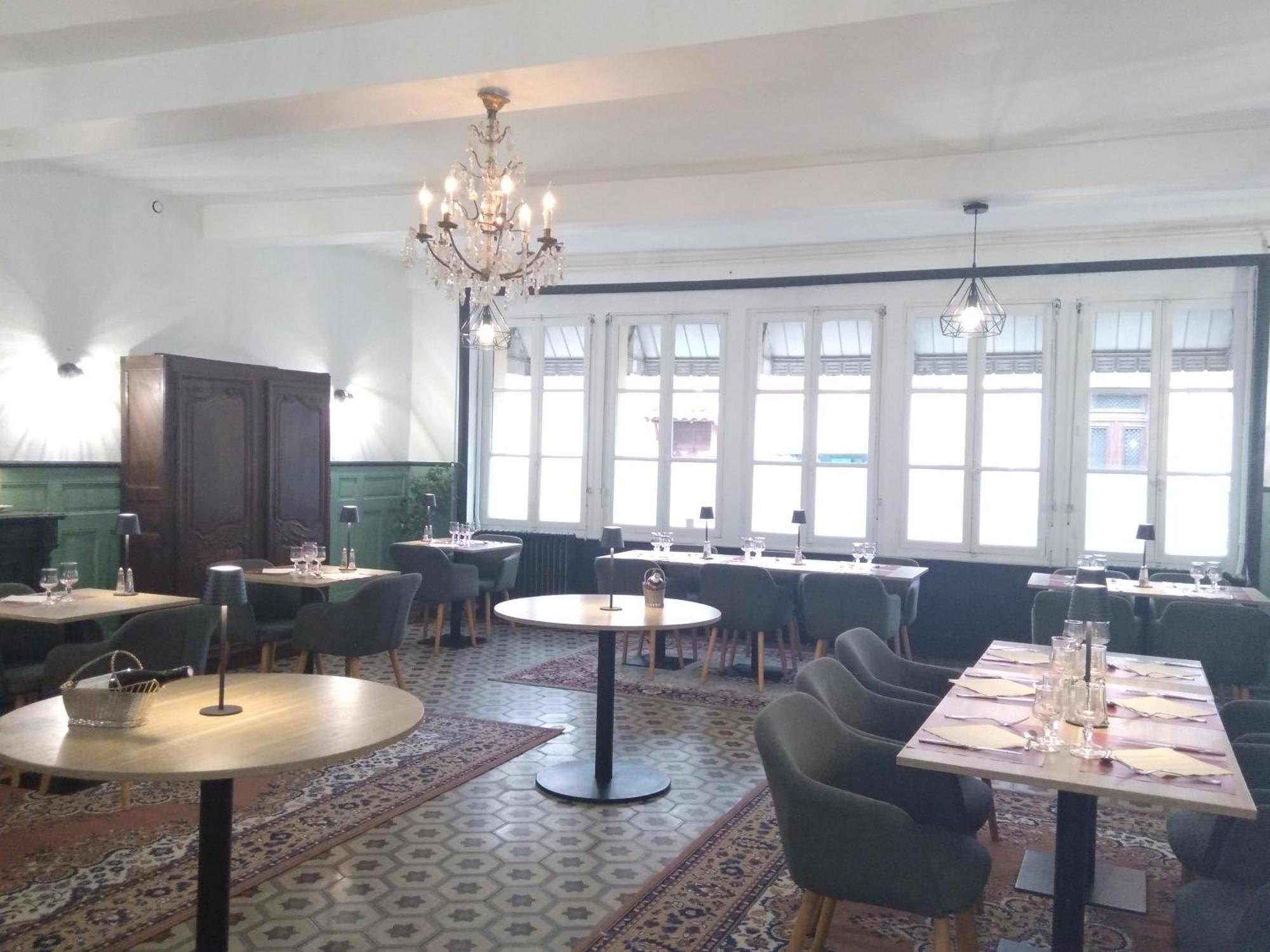 Hotel Le Normandy Beaumont-de-Lomagne ภายนอก รูปภาพ